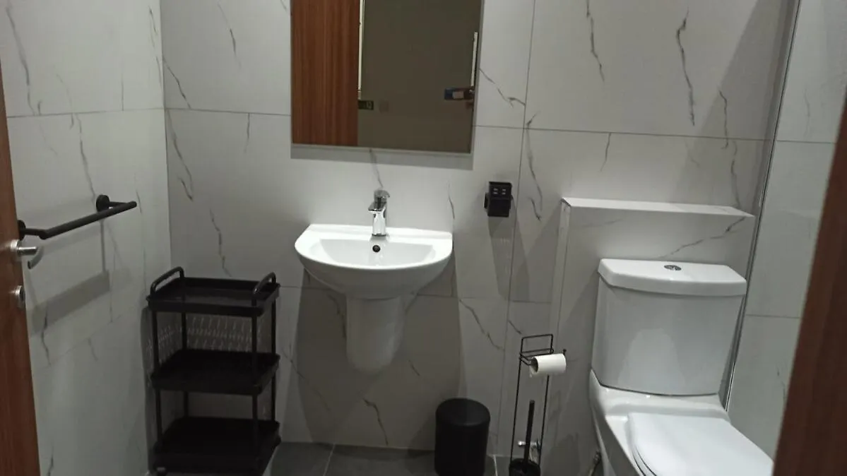 Sw1 - Cosy Three Bedroom Apartment In Xghajra 0*,
