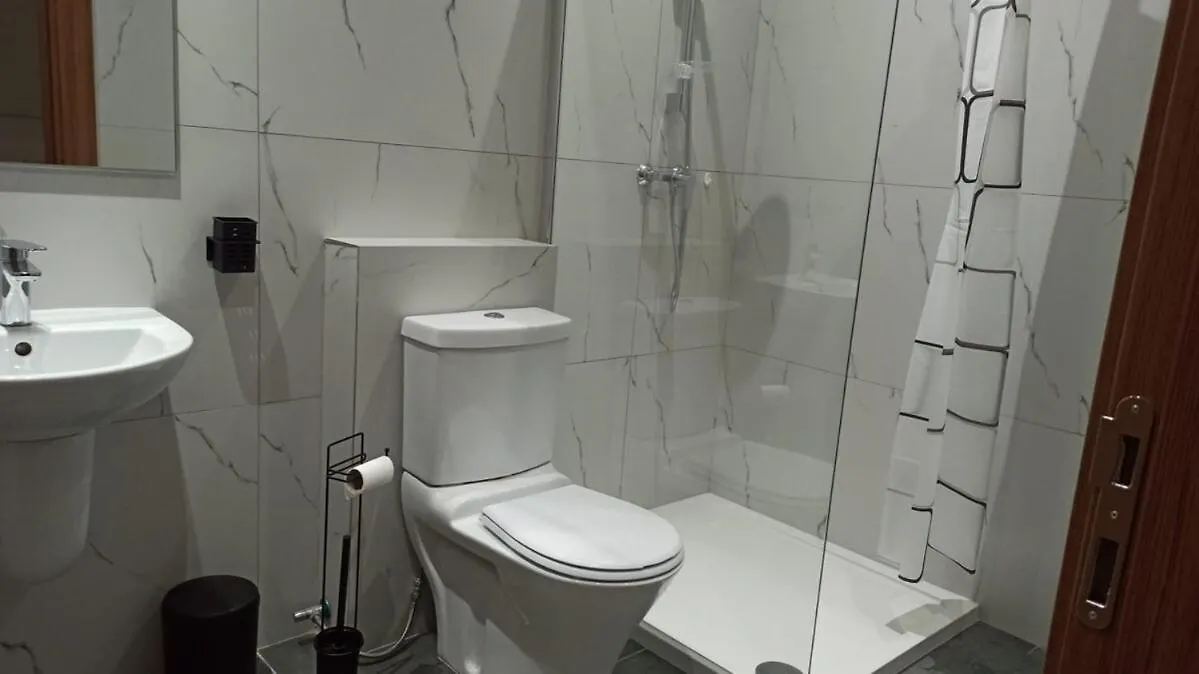 Sw1 - Cosy Three Bedroom Apartment In Xghajra